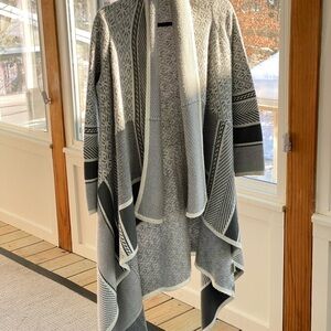 cupcakes & cashmere Gray and Black Snowflake Patterned open front cardigan